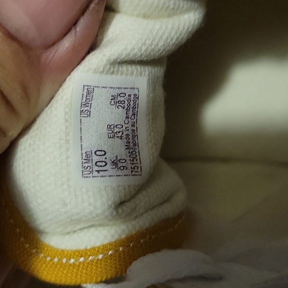 Vans - Picture 2 of 4